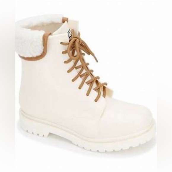 NEW Kenneth Cole REACTION size 8 Medium width Rain Lace Up Boot White in box - Picture 1 of 14